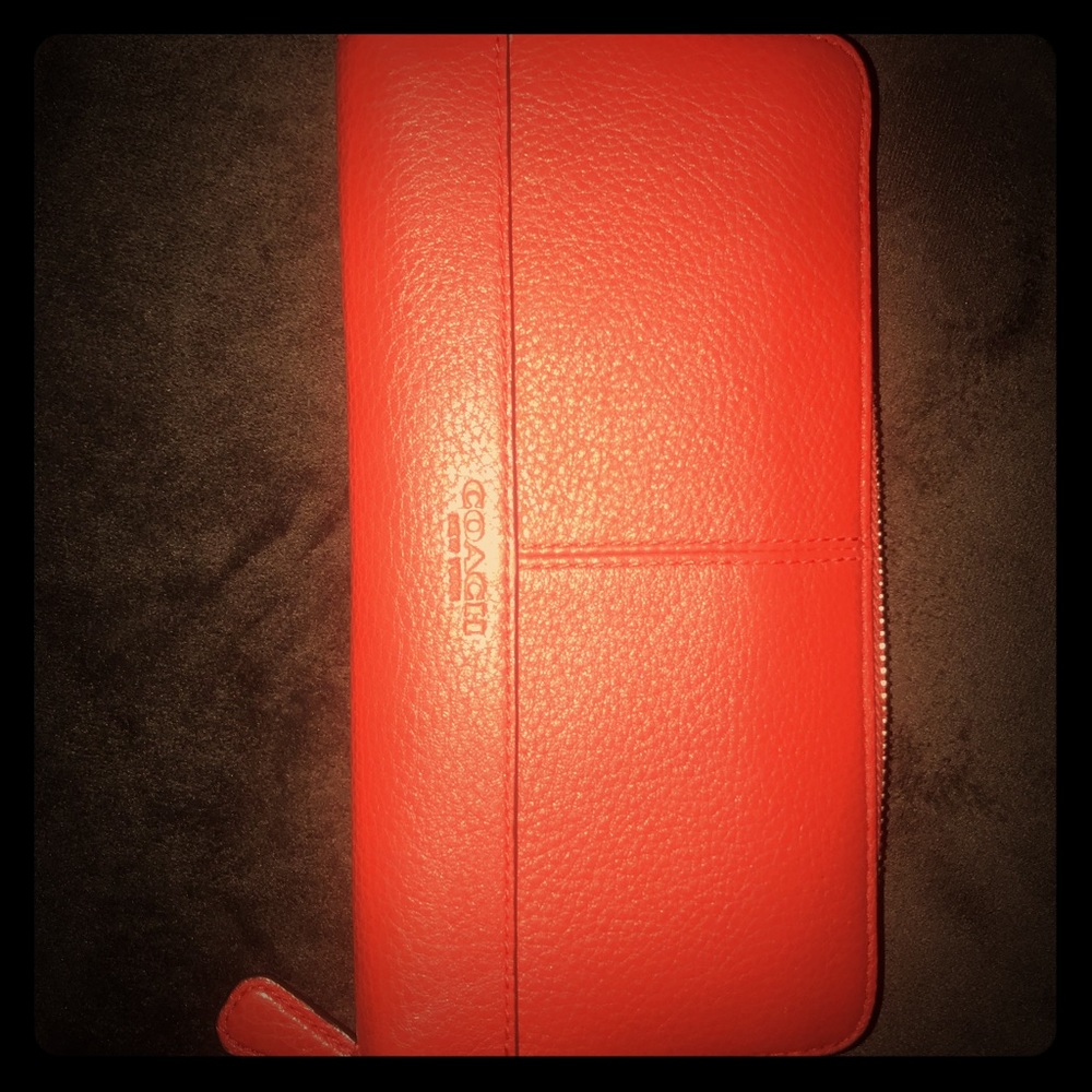 Coach zip up accordion wallet